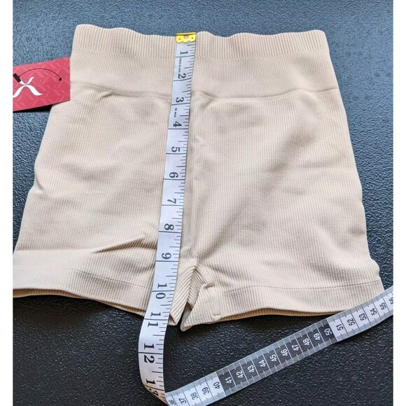 2 Capezio Shorts Seamless Rib Bike Dance Stretch Nylon Spandex Mid Rise XS/S - Picture 9 of 16